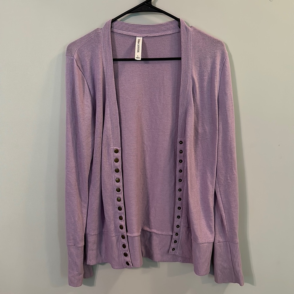 Light purple button cardigan / sweater! 🌟
